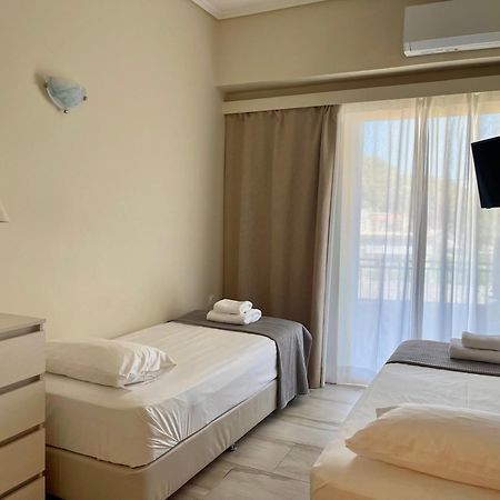 Helen Hotel Poros Town Exterior foto